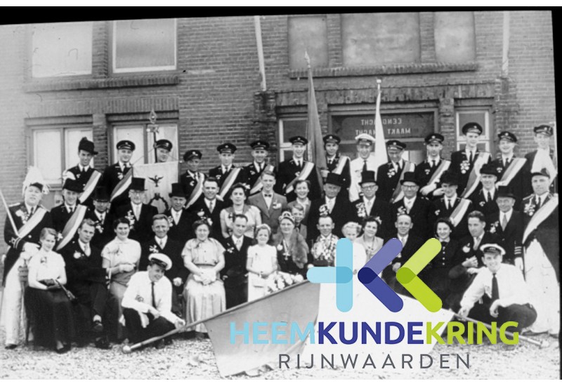 1955 Koning Wilhelmus Buil en Koningin J.Buil Janssen F00002817